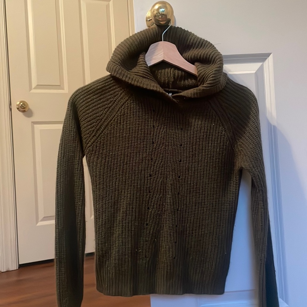 Love by Chelsea green thin knit sweater with hood